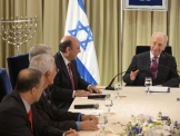 אכרם חסון בדרך למשכן הנשיא בחברת מופז